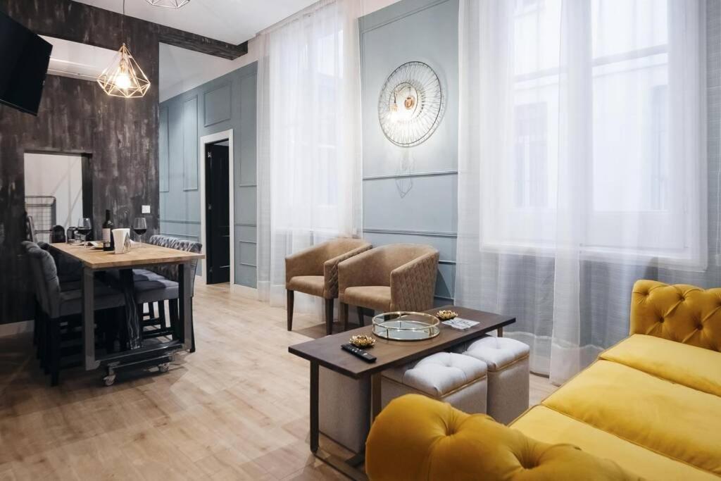 Apartamentos Plaza De Pedro Zerolo III Мадрид Екстер'єр фото