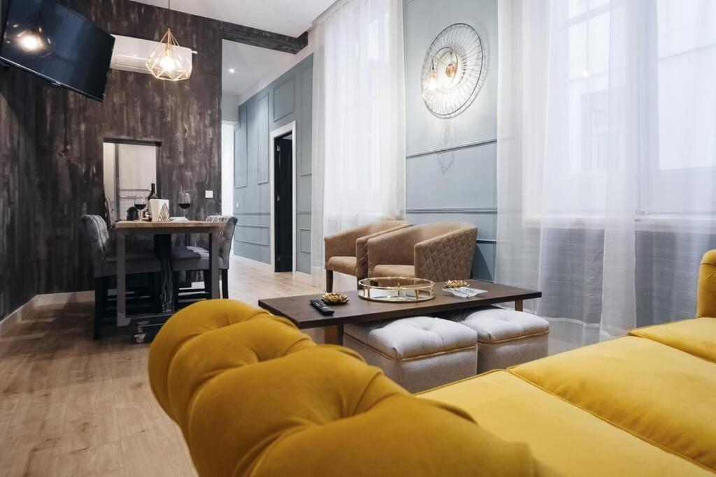 Apartamentos Plaza De Pedro Zerolo III Мадрид Екстер'єр фото